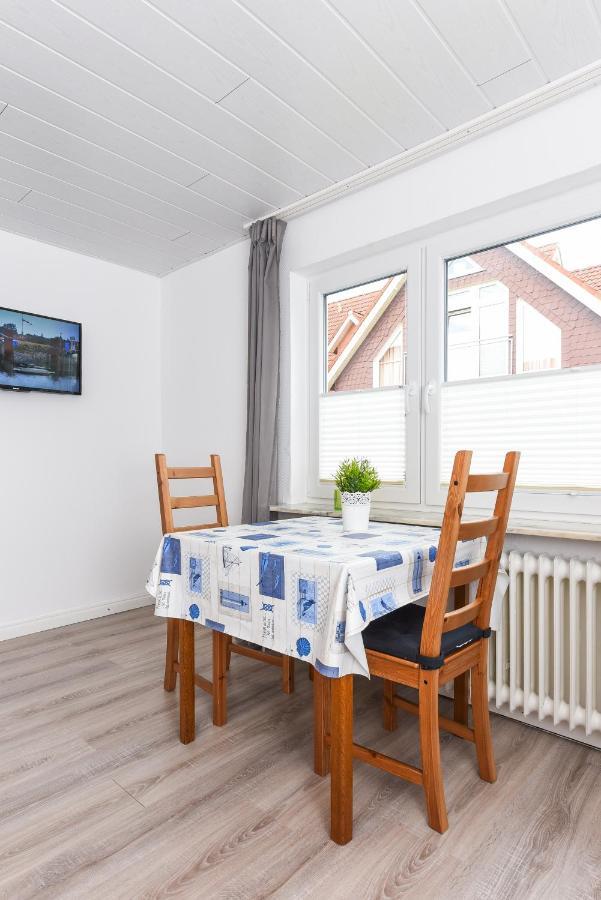 Ferienwohnungen Im Haus Waterkant Neuharlingersiel Eksteriør bilde