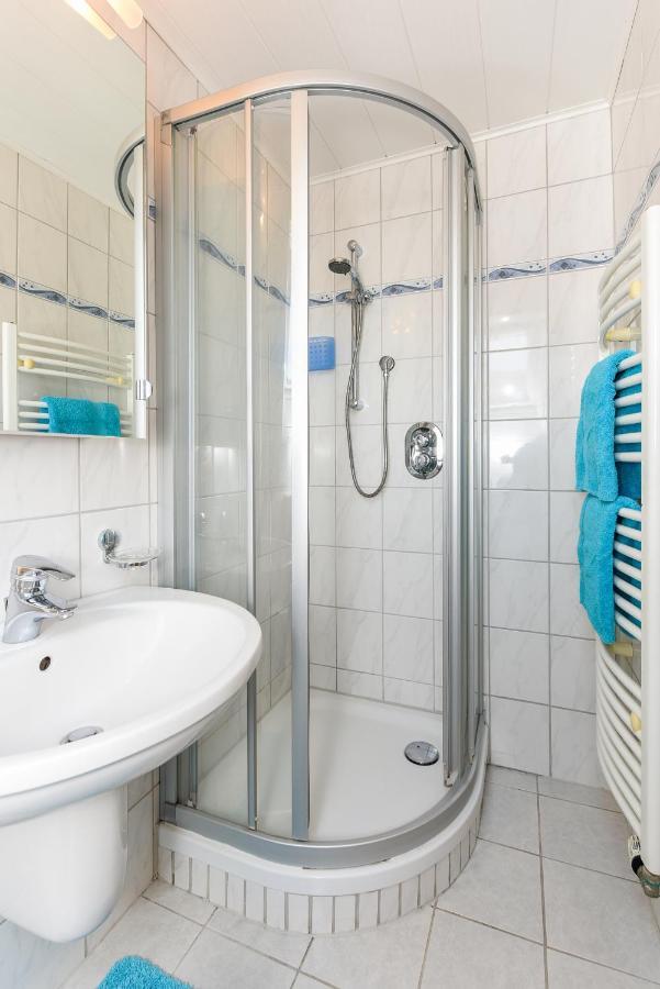 Ferienwohnungen Im Haus Waterkant Neuharlingersiel Eksteriør bilde