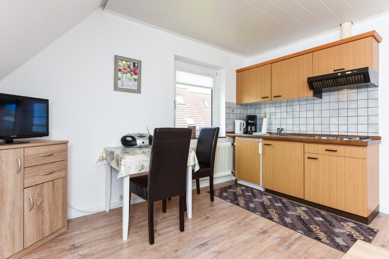 Ferienwohnungen Im Haus Waterkant Neuharlingersiel Eksteriør bilde